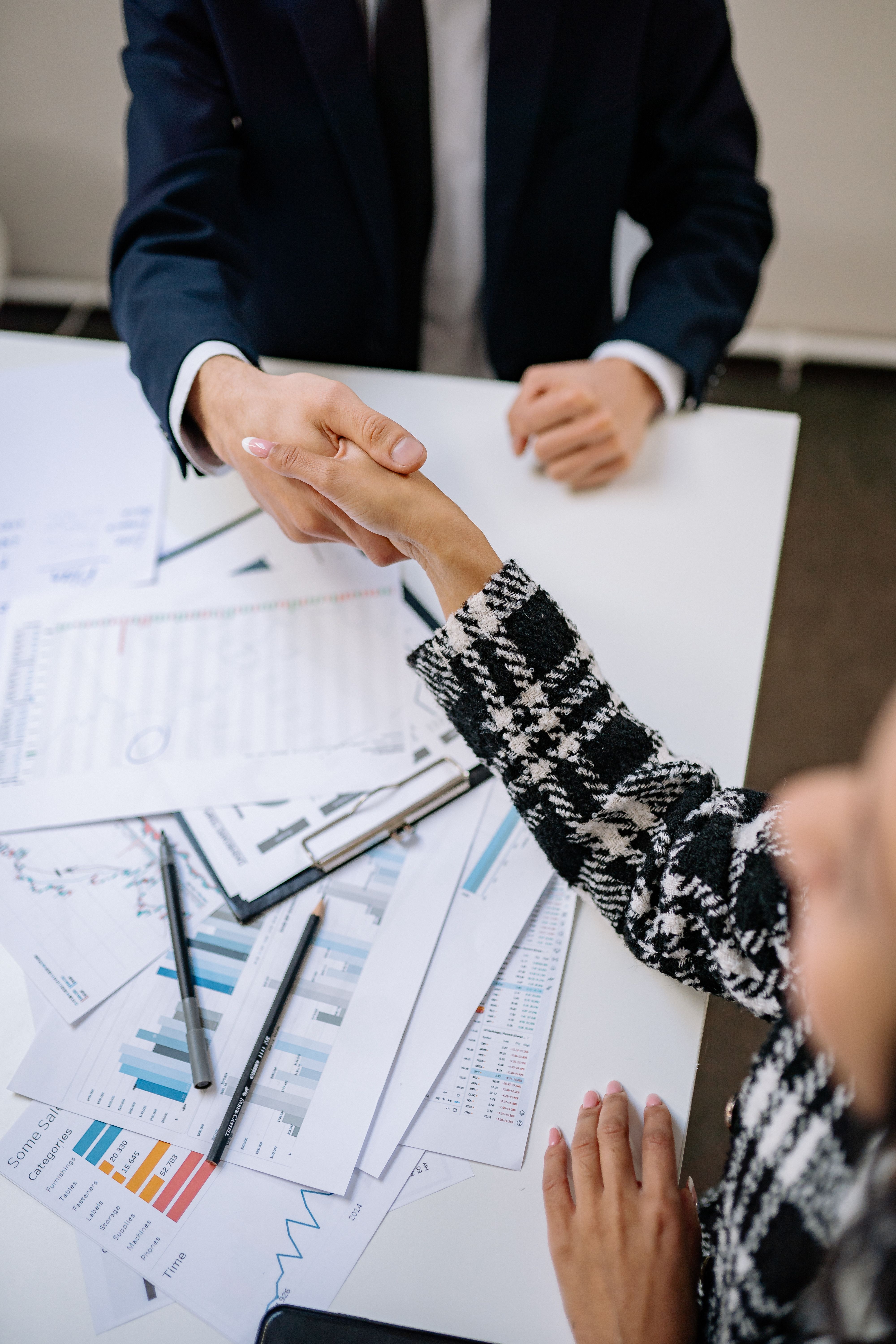 Conexão estratégica entre marcas e decisores